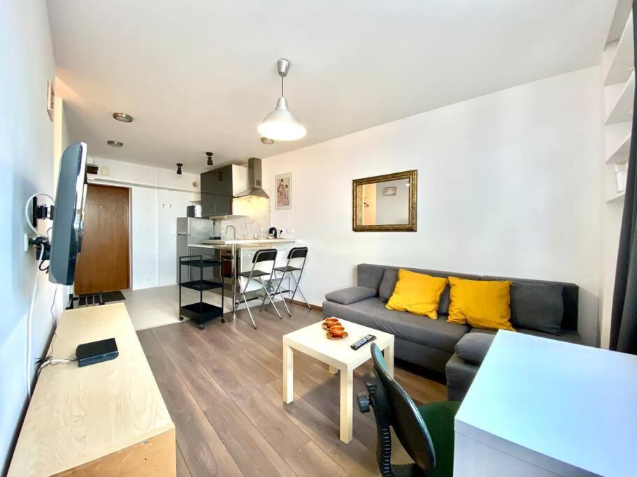 Studio Muranow By Esteum Host Apartment Warsawa Bagian luar foto